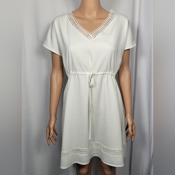 Tahari Arthur S. Levine White Cinched Waist Dress - Picture 1 of 14